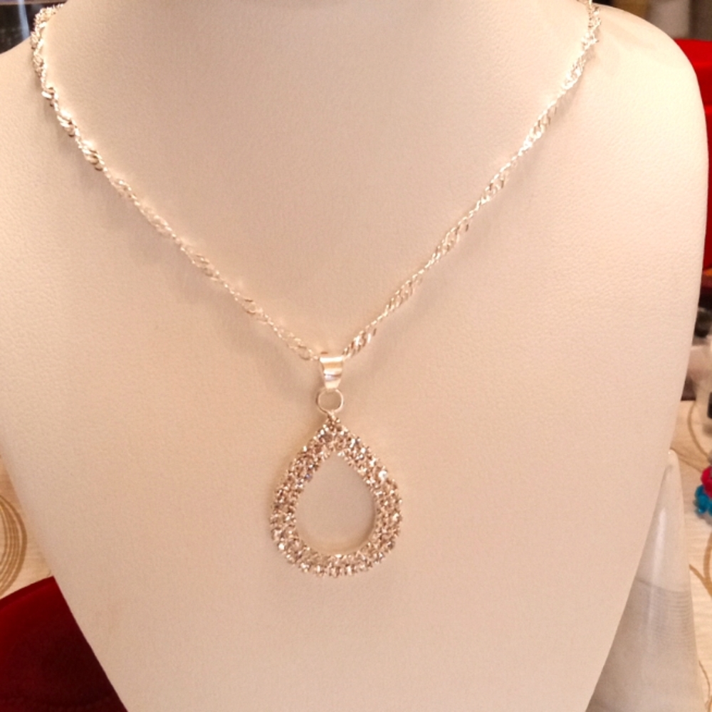 Gorgeous 🥰CZ crystals Water drop solid sterling silver